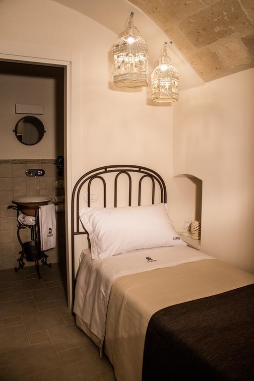 ألتامورا Il Claustro - Bed And Breakfast الغرفة الصورة